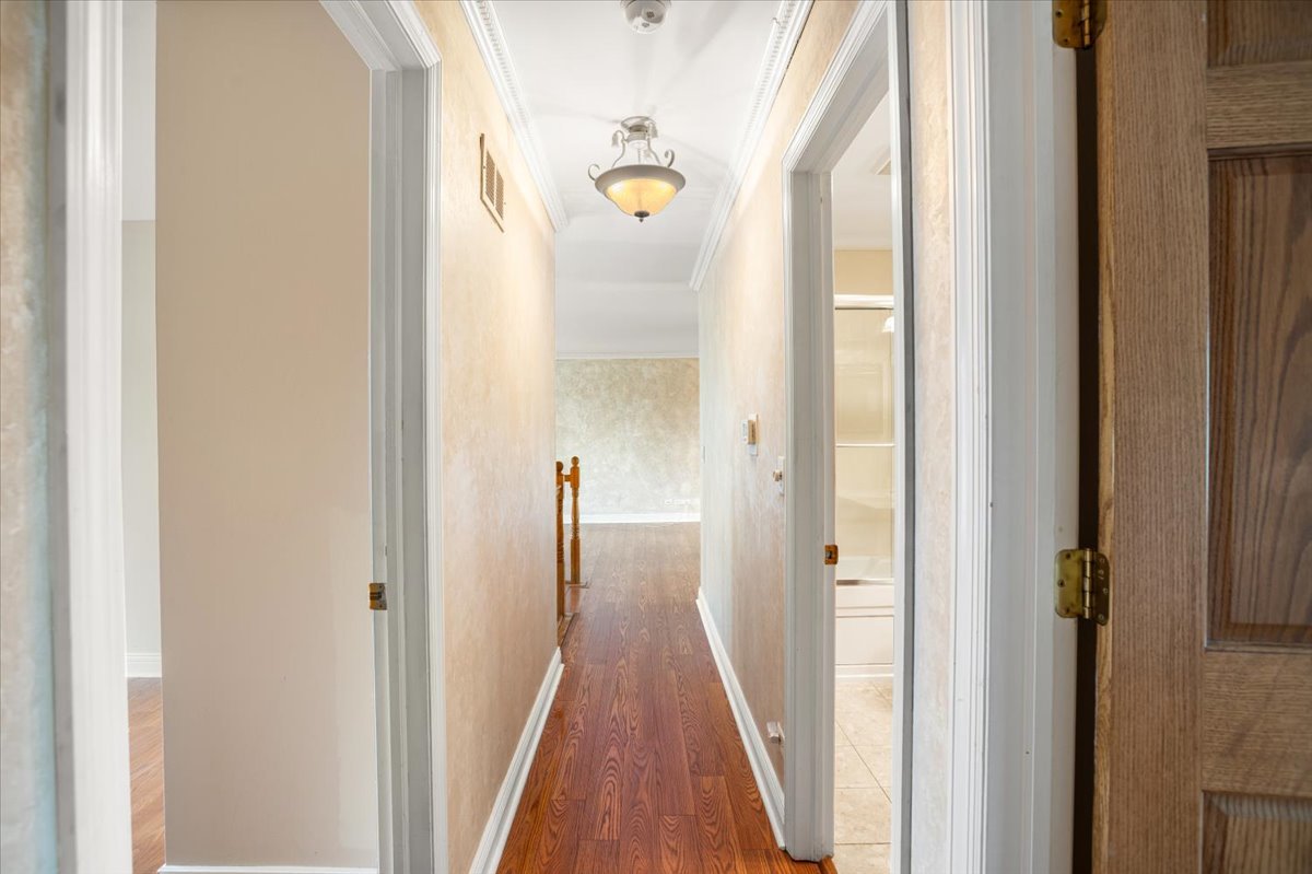 1151 W Bryn Mawr Avenue, Roselle, IL 60172