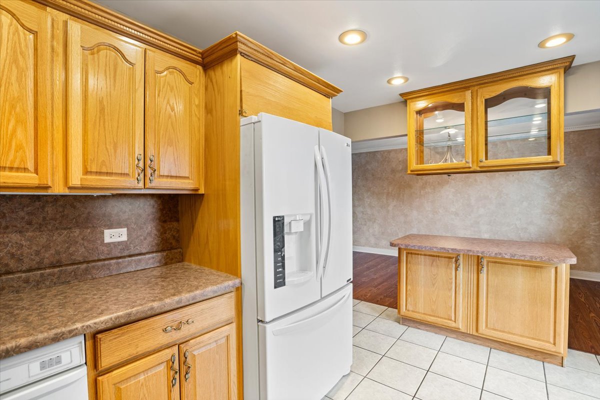 1151 W Bryn Mawr Avenue, Roselle, IL 60172