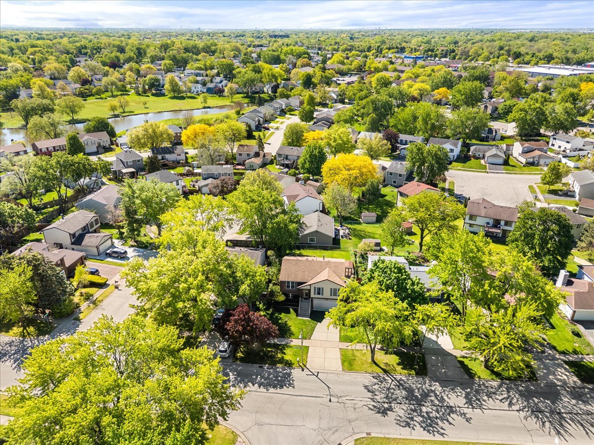 1151 W Bryn Mawr Avenue, Roselle, IL 60172