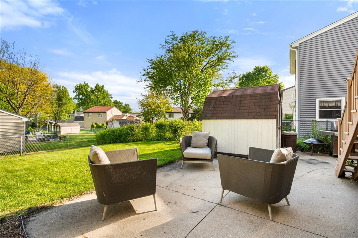1151 W Bryn Mawr Avenue, Roselle, IL 60172