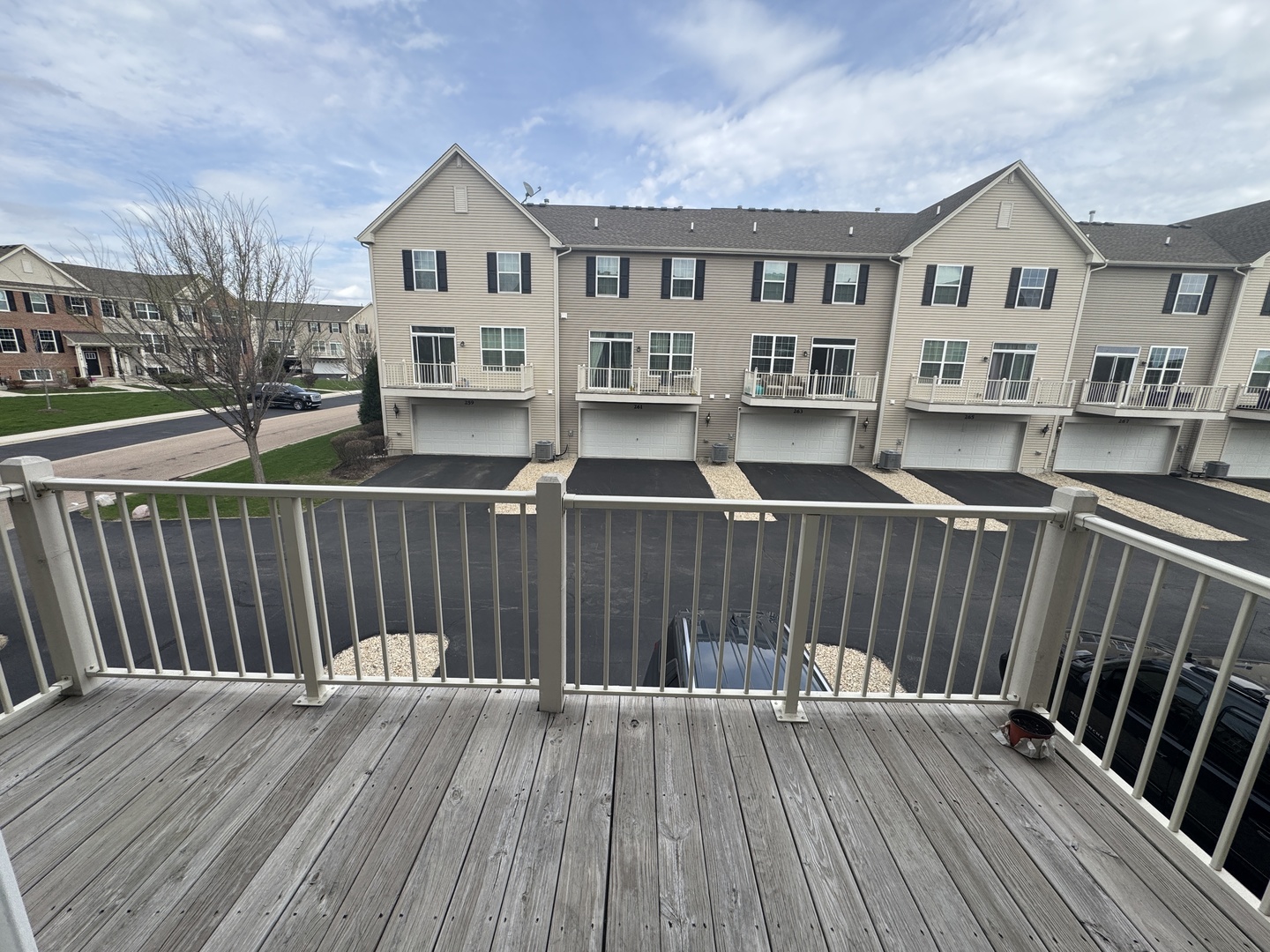 249 Lakeshore Drive, Oswego, IL 60543