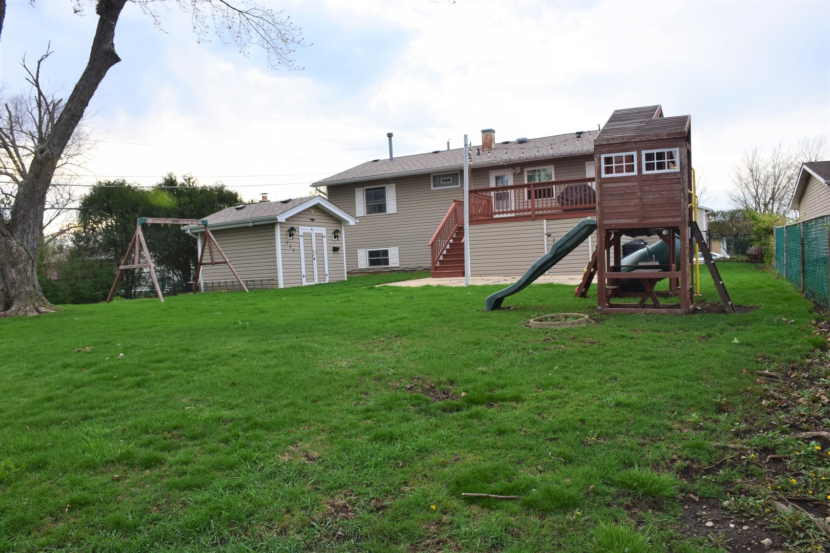 986 Yorkshire Drive, Hanover Park, IL 60133
