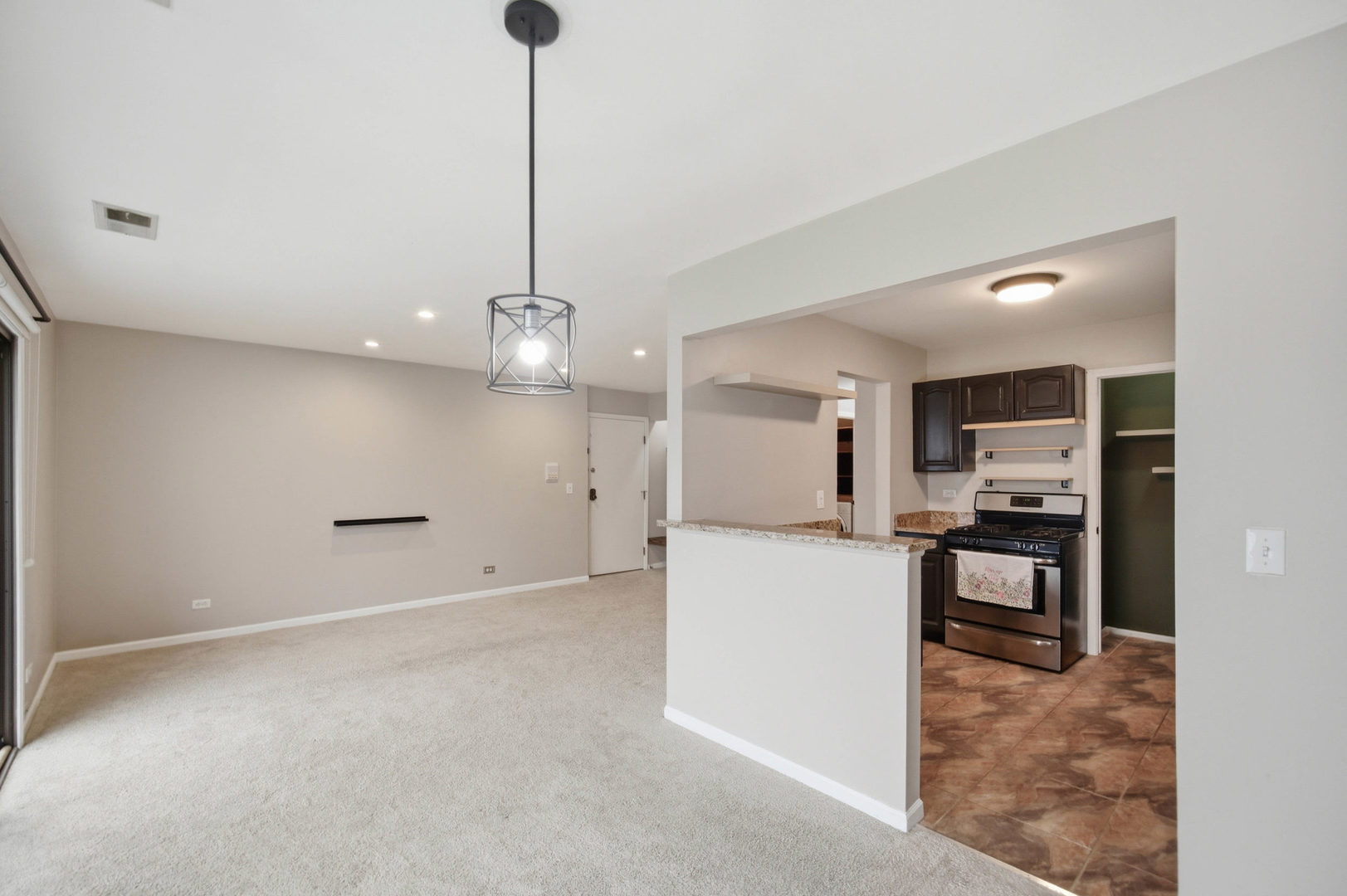 1502 7 Pines Road #C2, Schaumburg, IL 60193