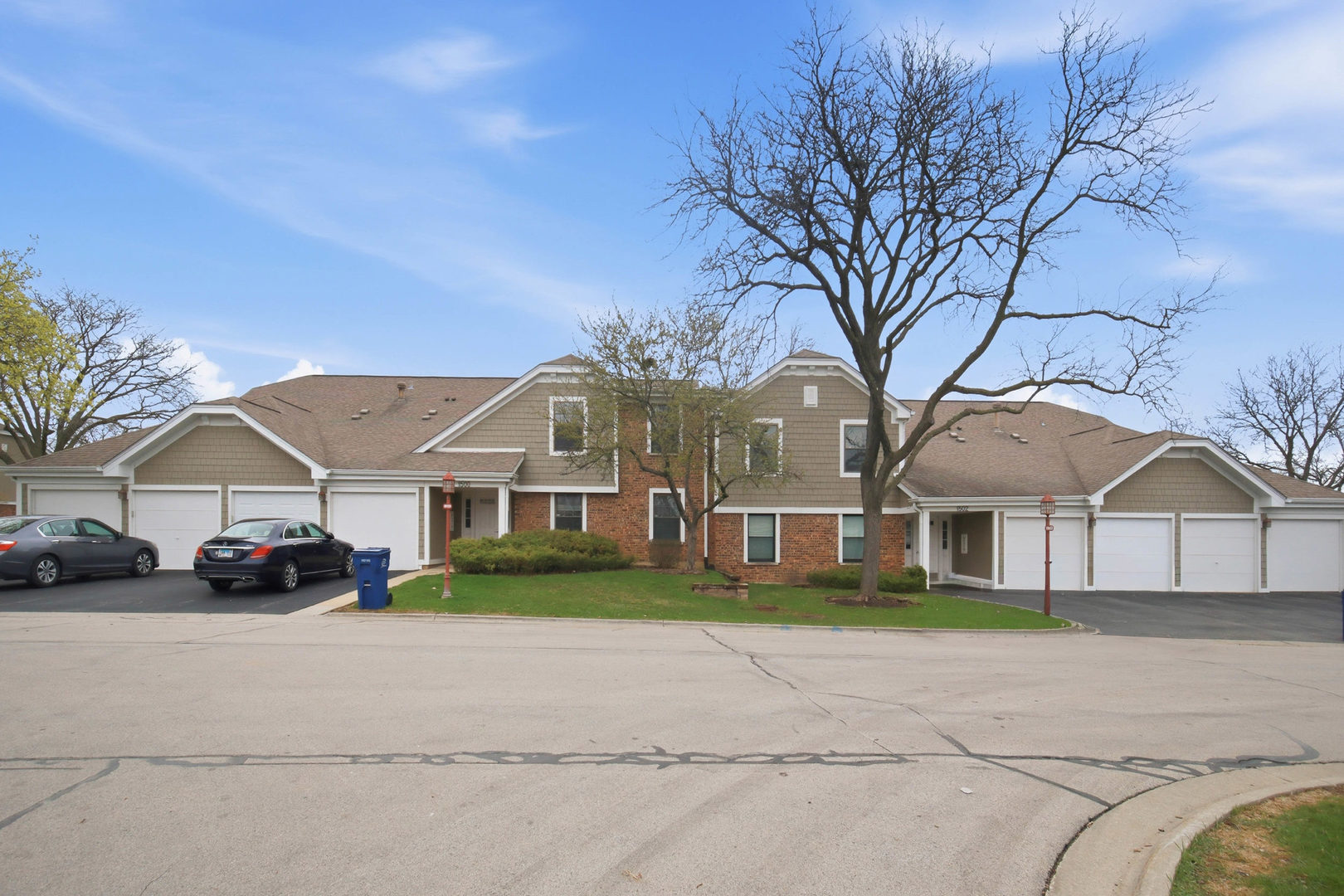 1502 7 Pines Road #C2, Schaumburg, IL 60193