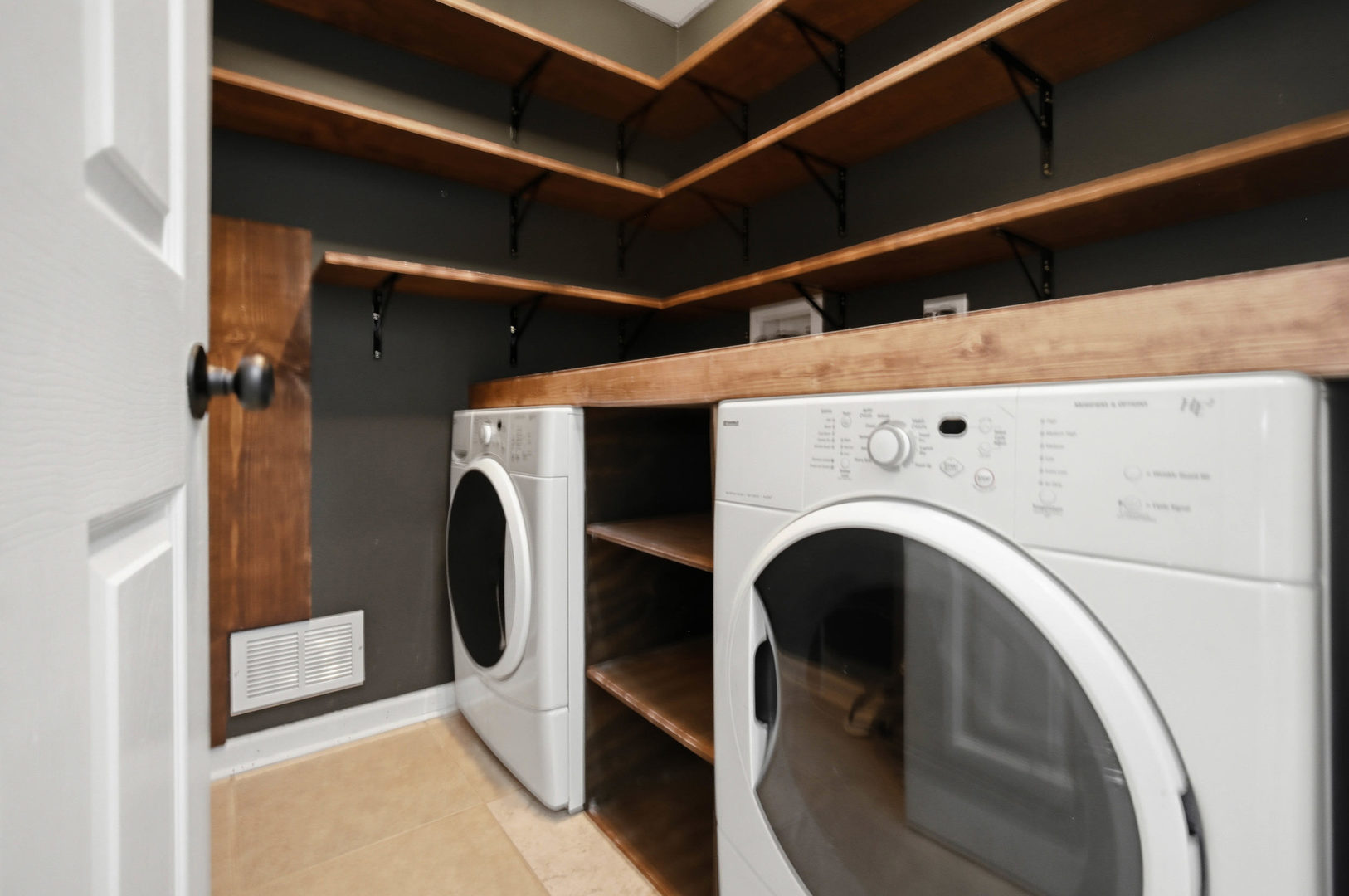 1502 7 Pines Road #C2, Schaumburg, IL 60193