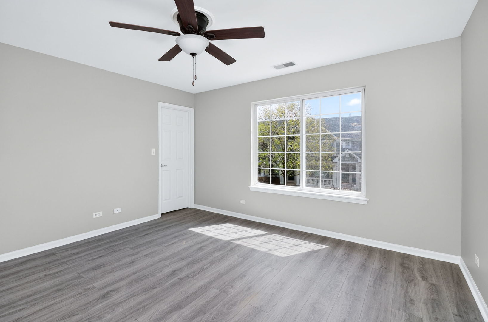 644 Lincoln Station Drive #644, Oswego, IL 60543