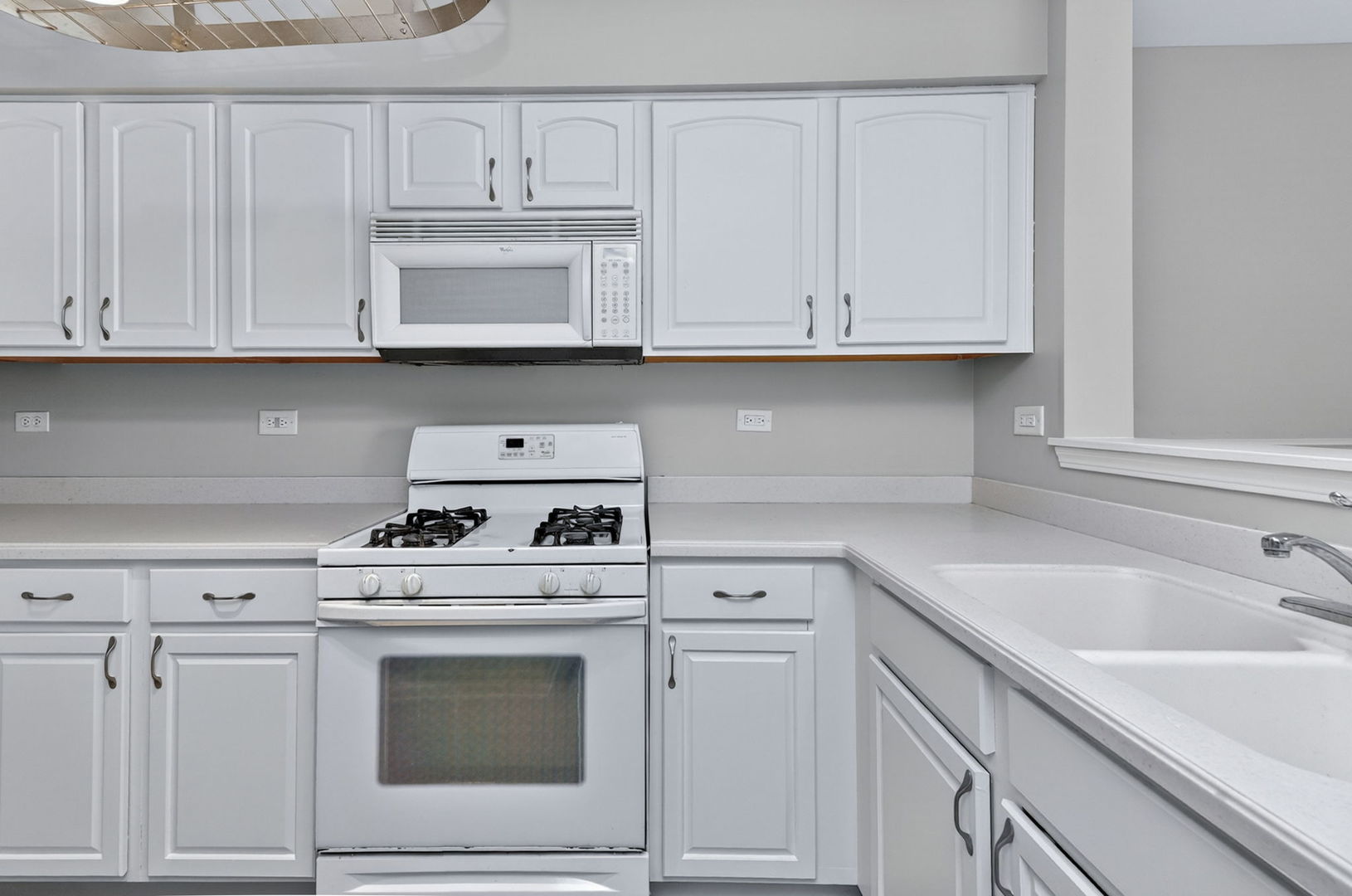 644 Lincoln Station Drive #644, Oswego, IL 60543