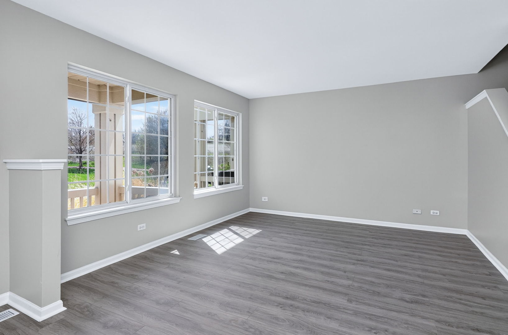 644 Lincoln Station Drive #644, Oswego, IL 60543