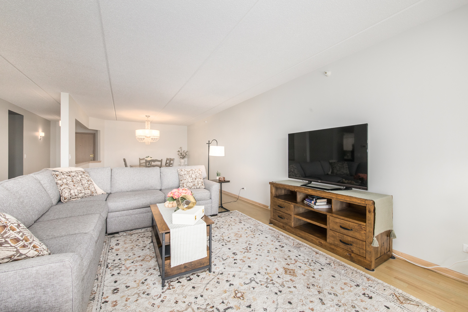 460 S Northwest Highway #307, Park Ridge, IL 60068