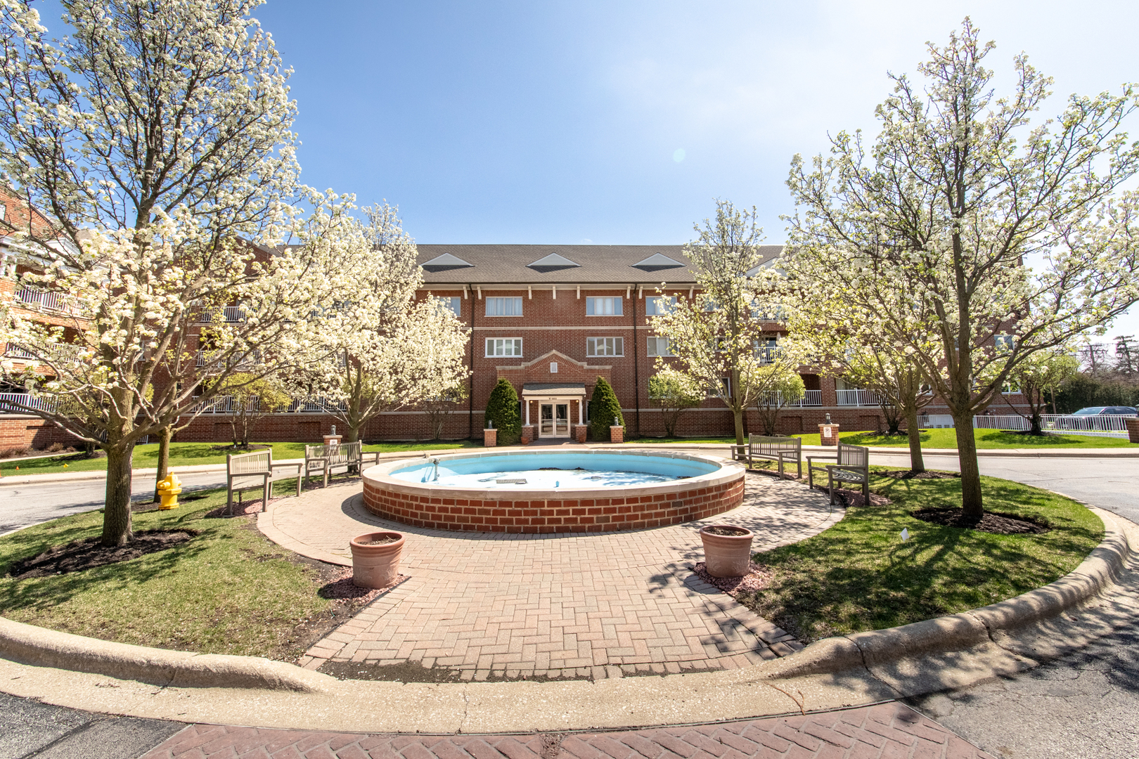 460 S Northwest Highway #307, Park Ridge, IL 60068