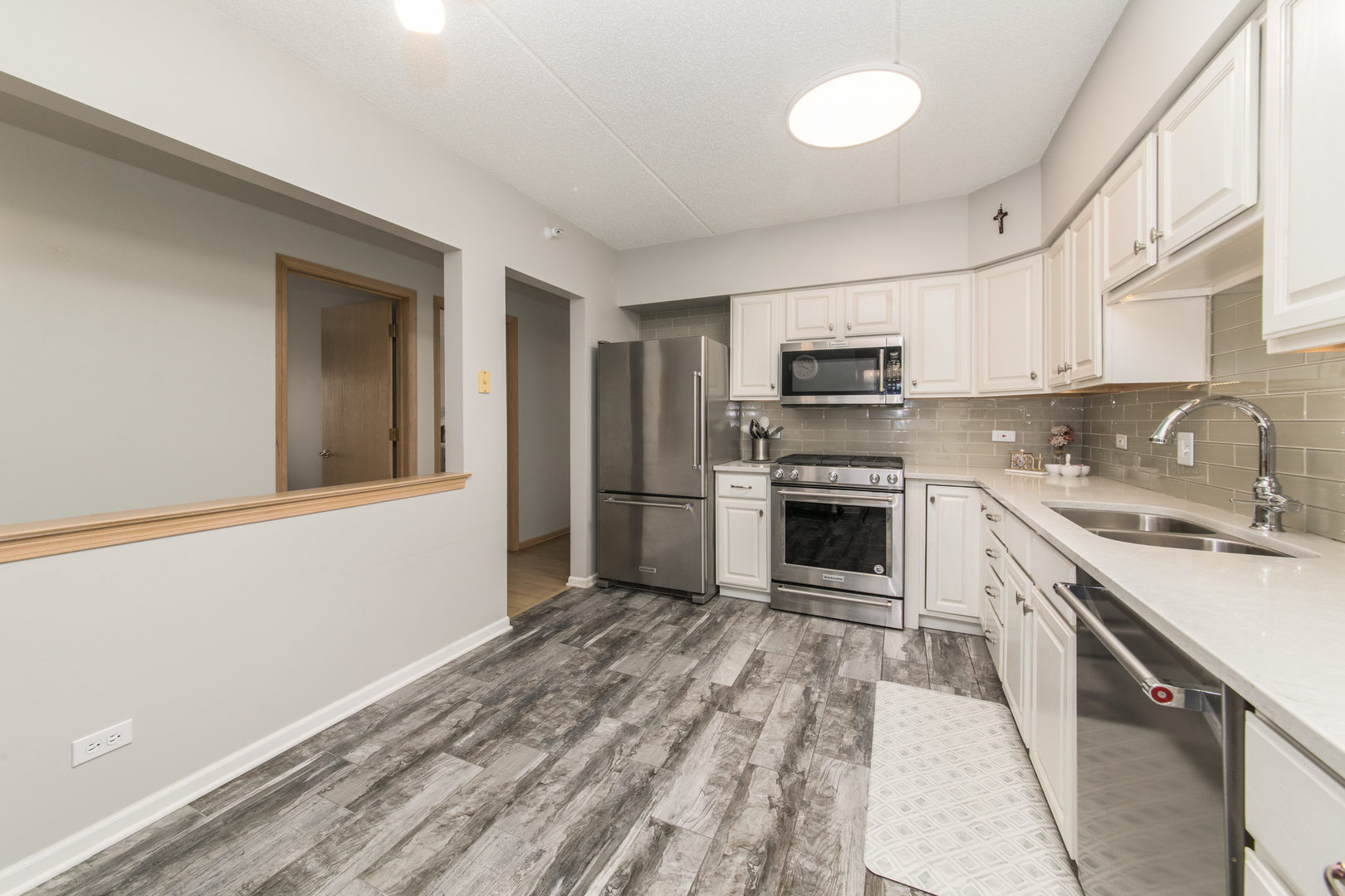 460 S Northwest Highway #307, Park Ridge, IL 60068