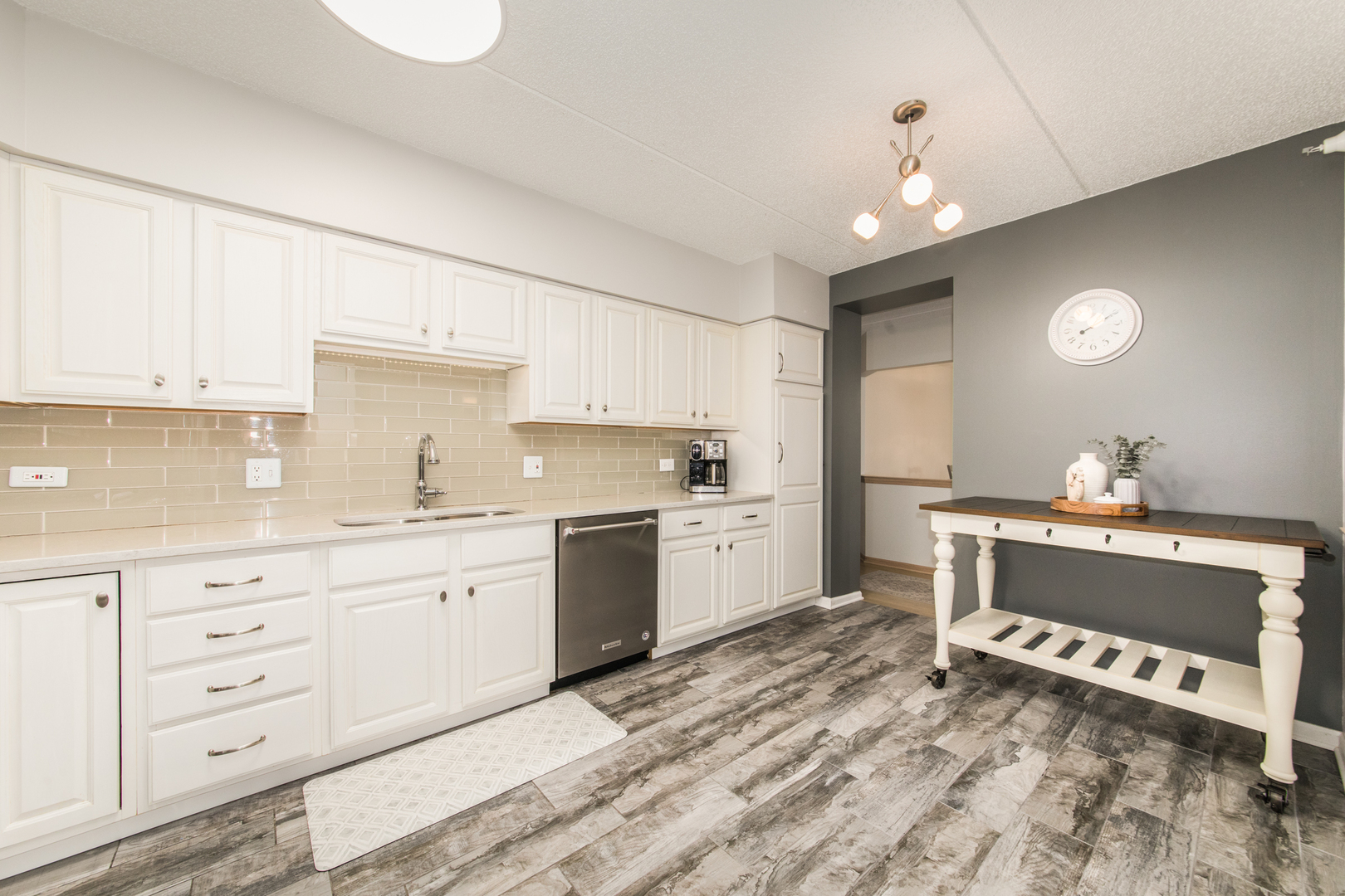 460 S Northwest Highway #307, Park Ridge, IL 60068