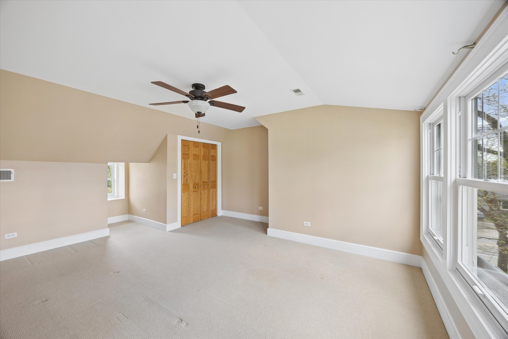 545 S Brainard Avenue, La Grange, IL 60525