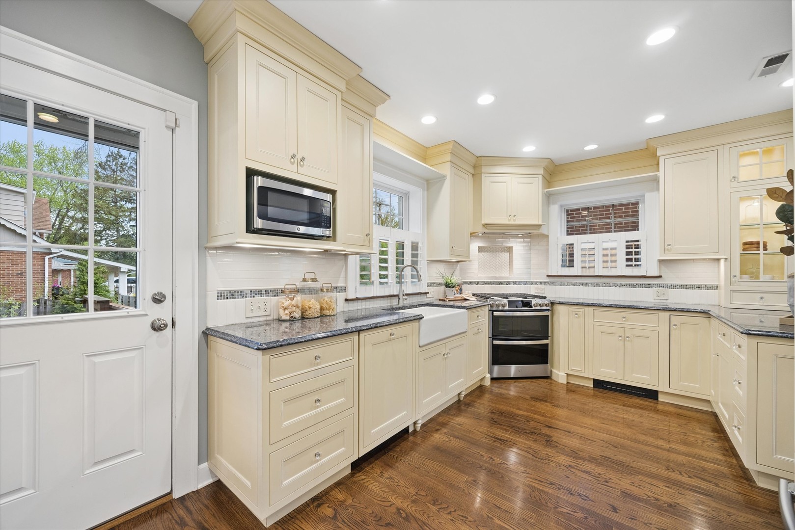 545 S Brainard Avenue, La Grange, IL 60525