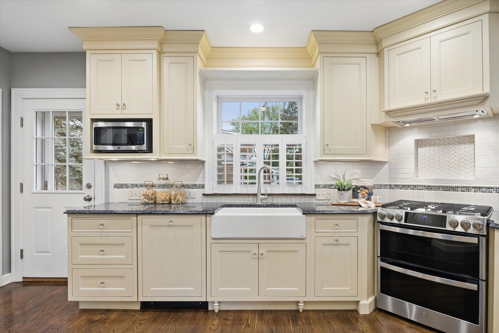 545 S Brainard Avenue, La Grange, IL 60525