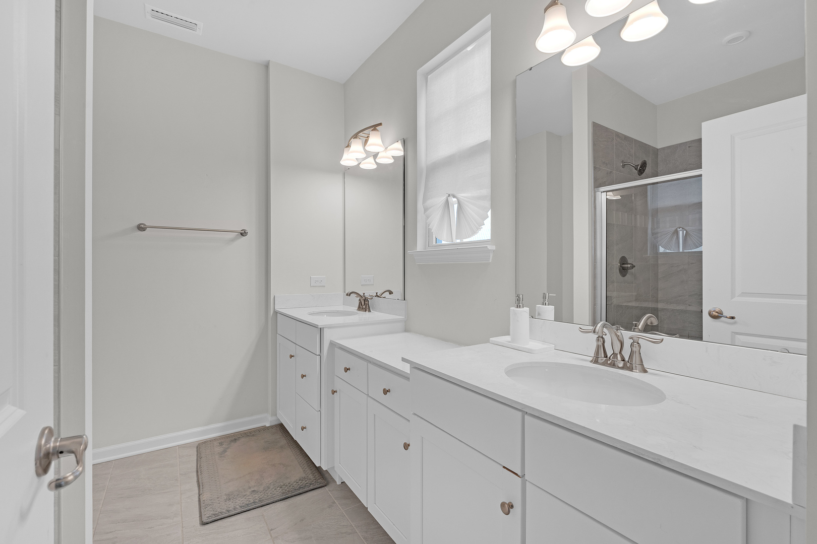 780 Weller Drive, Des Plaines, IL 60016