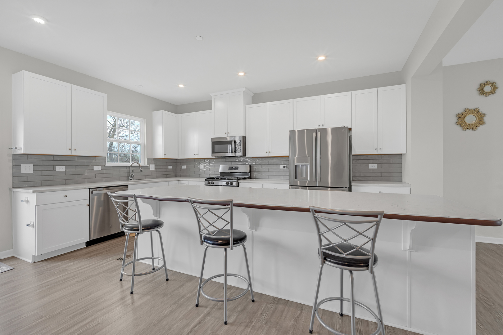 780 Weller Drive, Des Plaines, IL 60016