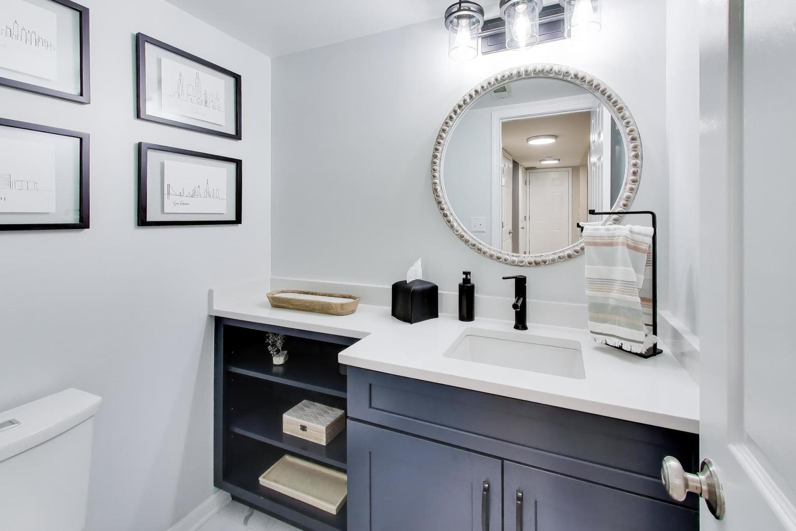 2080 Pennsbury Lane, Hanover Park, IL 60133