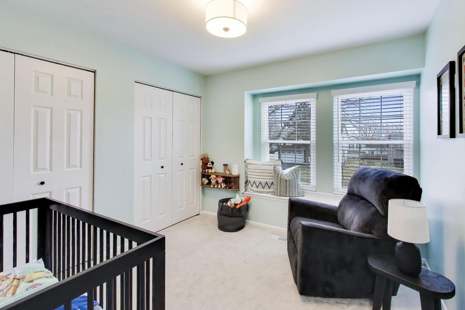 2080 Pennsbury Lane, Hanover Park, IL 60133