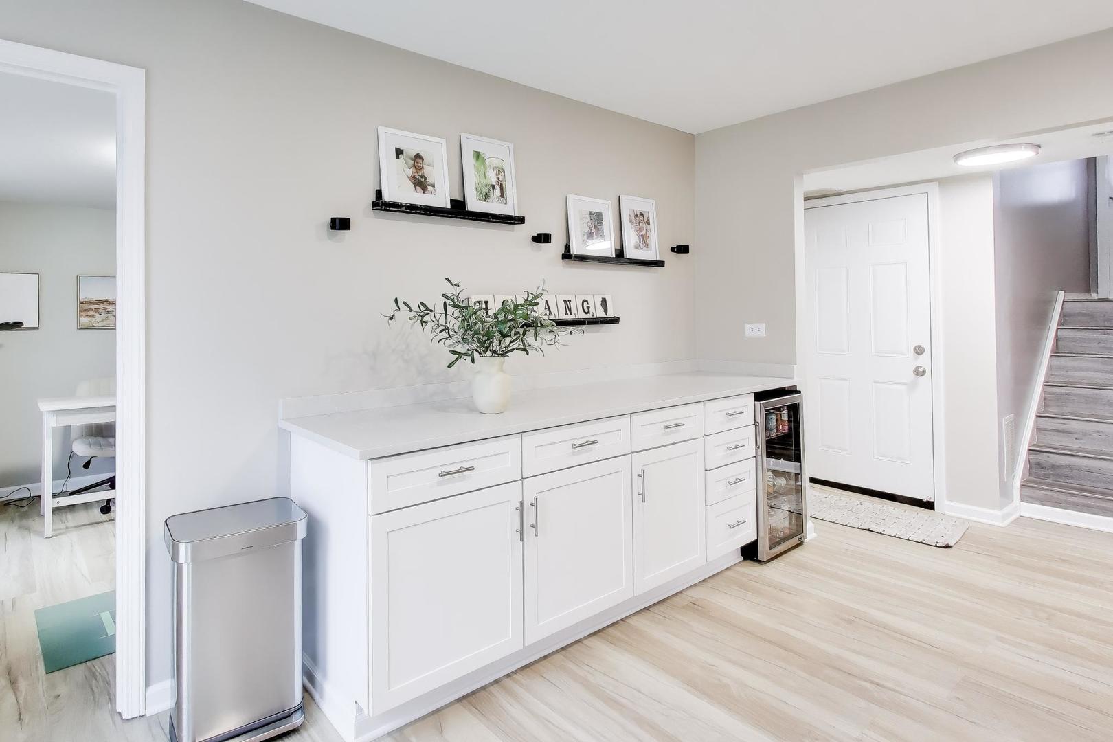 2080 Pennsbury Lane, Hanover Park, IL 60133