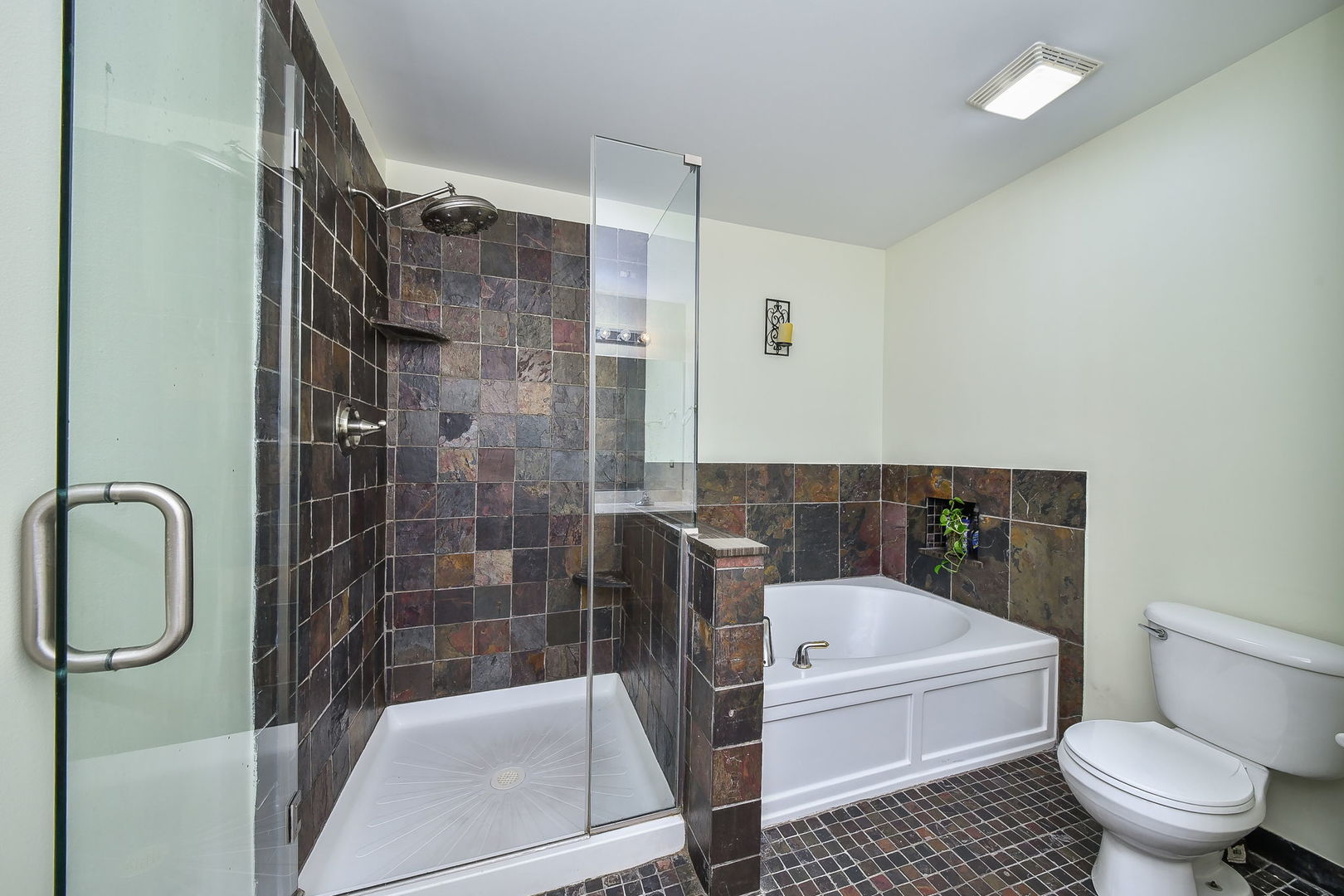 3169 Saganashkee Lane, Naperville, IL 60564