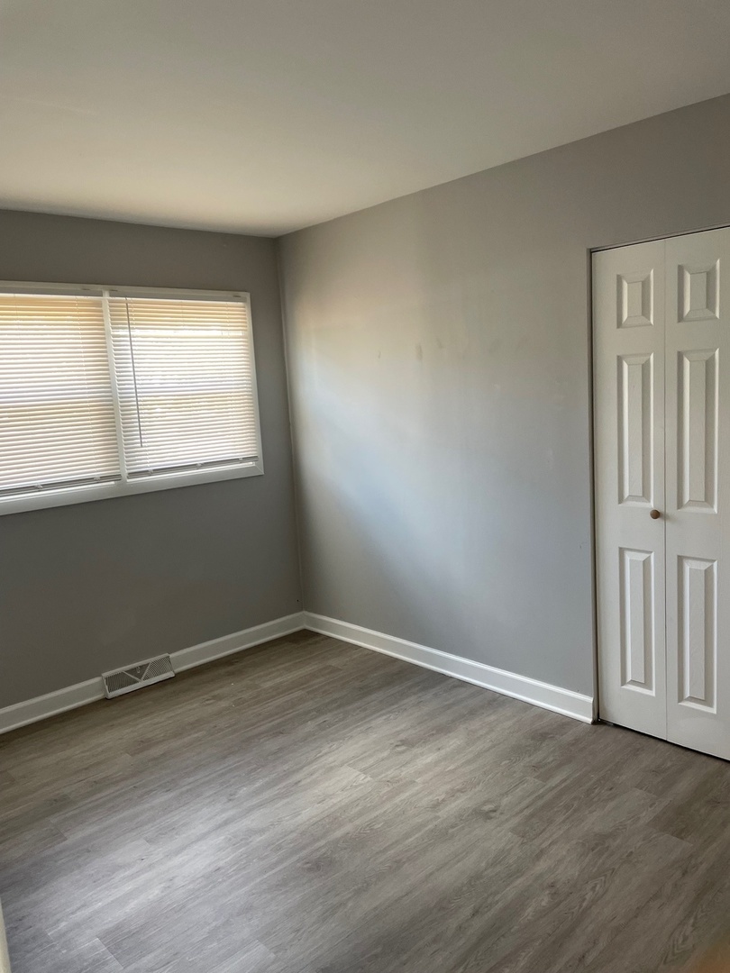 9338 Oak Street, Orland Park, IL 60462