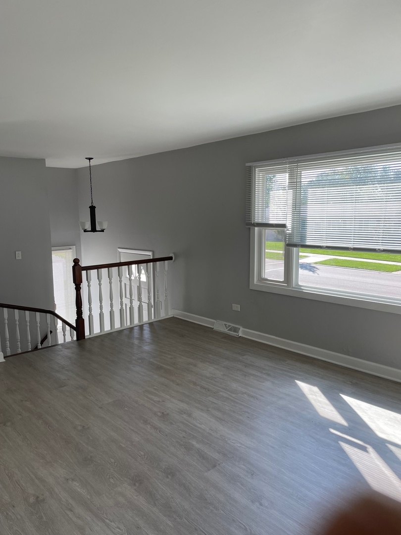 9338 Oak Street, Orland Park, IL 60462