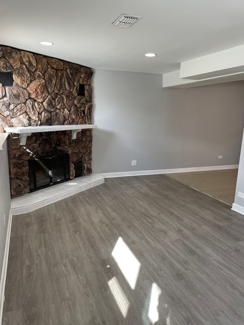 9338 Oak Street, Orland Park, IL 60462