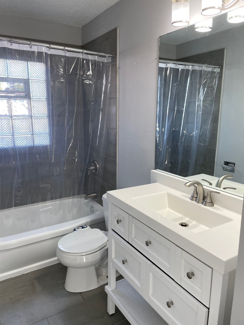 9338 Oak Street, Orland Park, IL 60462