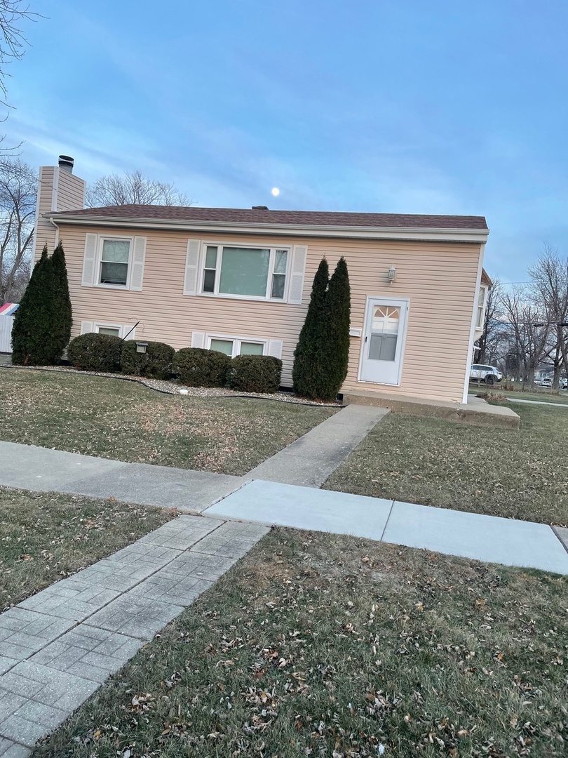 9338 Oak Street, Orland Park, IL 60462