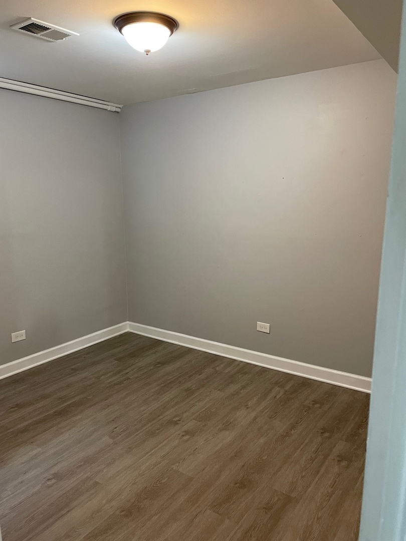 9338 Oak Street, Orland Park, IL 60462