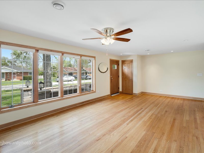 12524 S 71st Court, Palos Heights, IL 60463