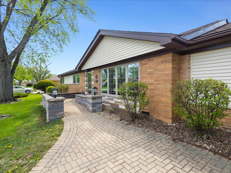 12524 S 71st Court, Palos Heights, IL 60463