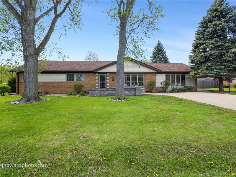 12524 S 71st Court, Palos Heights, IL 60463