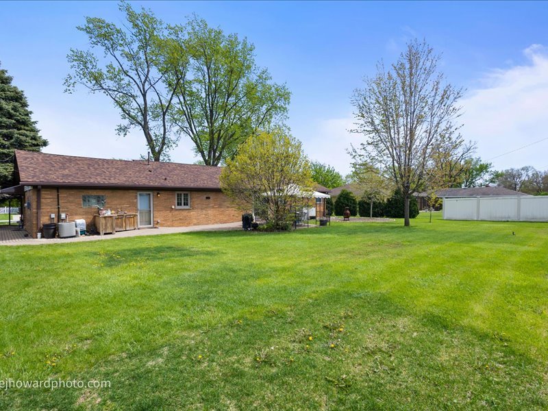 12524 S 71st Court, Palos Heights, IL 60463