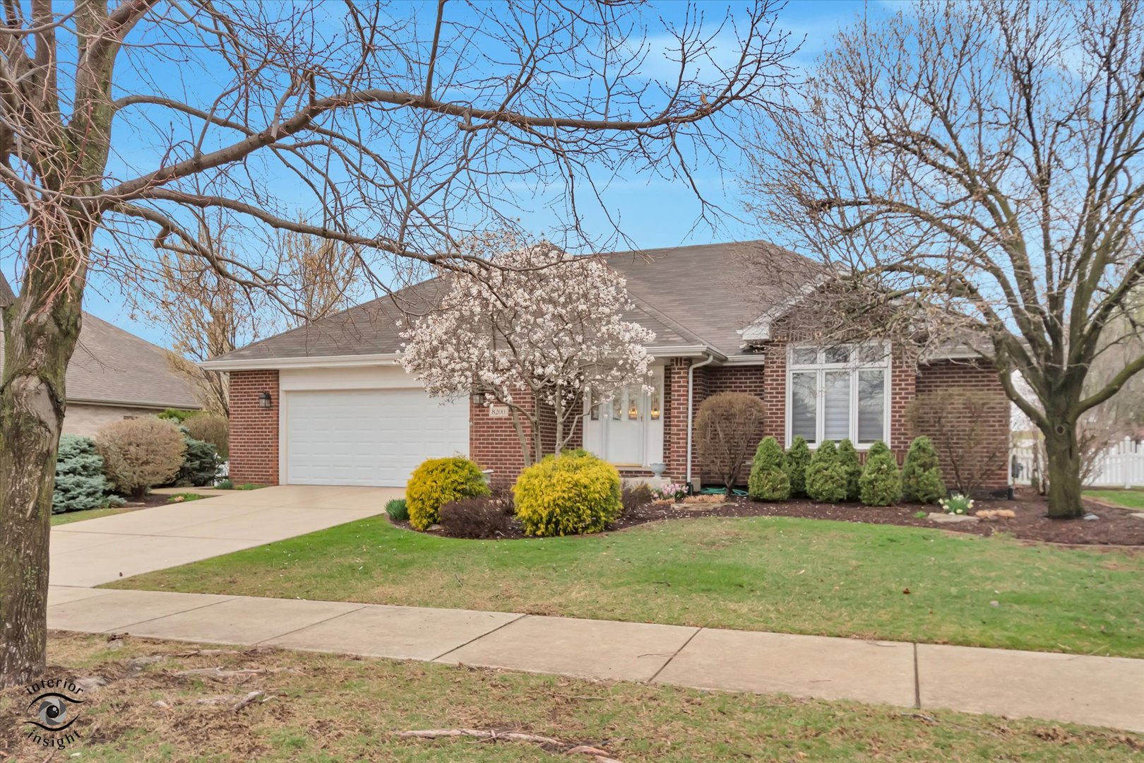 8200 Brookside Glen Drive, Tinley Park, IL 60487