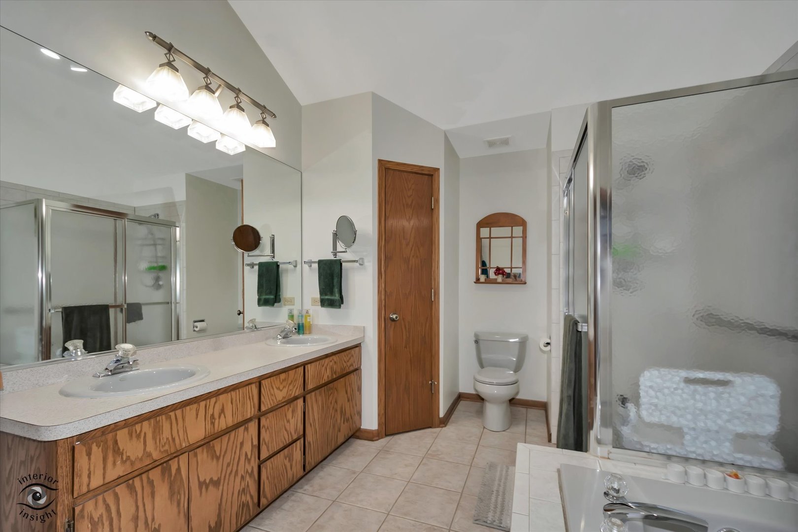 8200 Brookside Glen Drive, Tinley Park, IL 60487