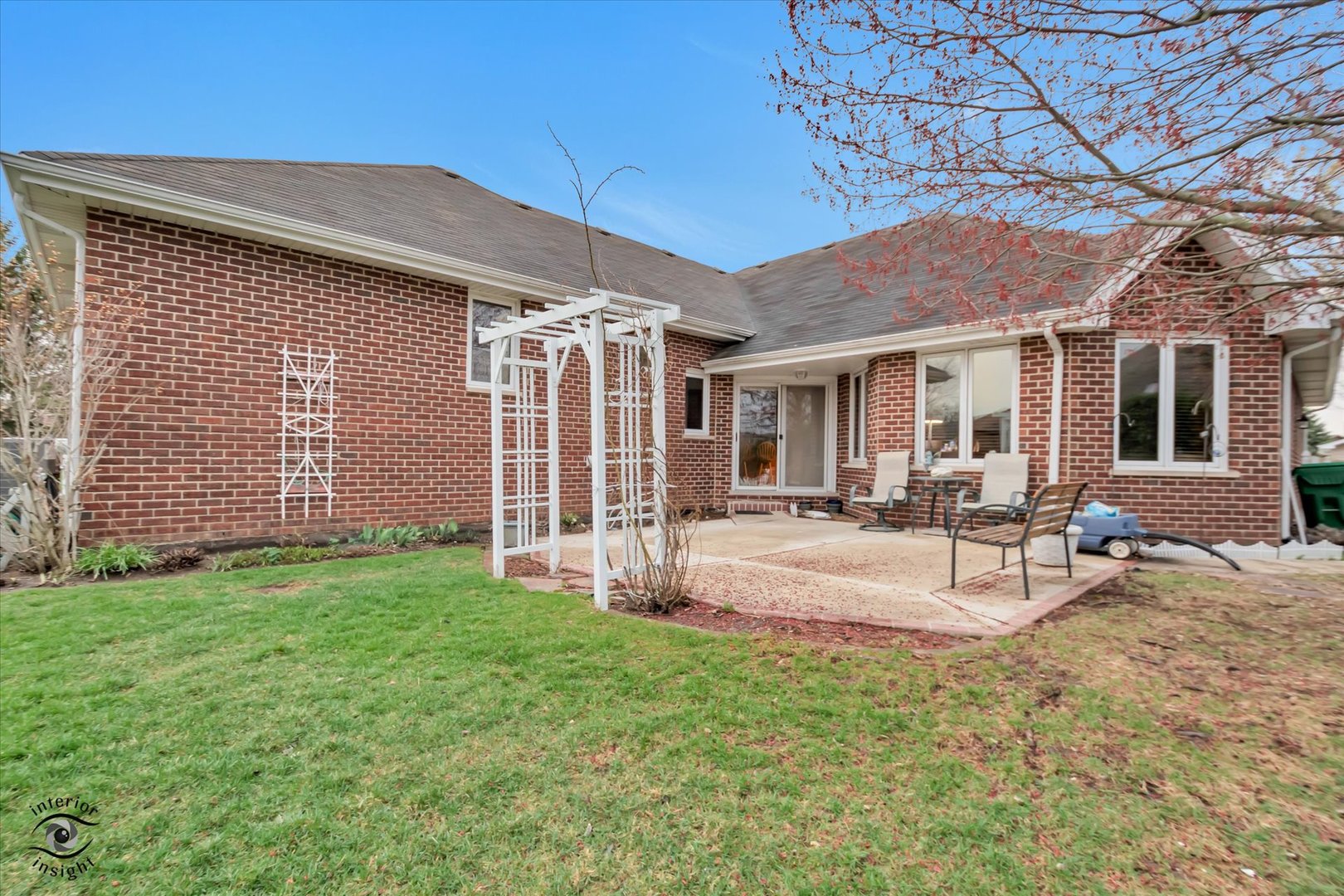 8200 Brookside Glen Drive, Tinley Park, IL 60487