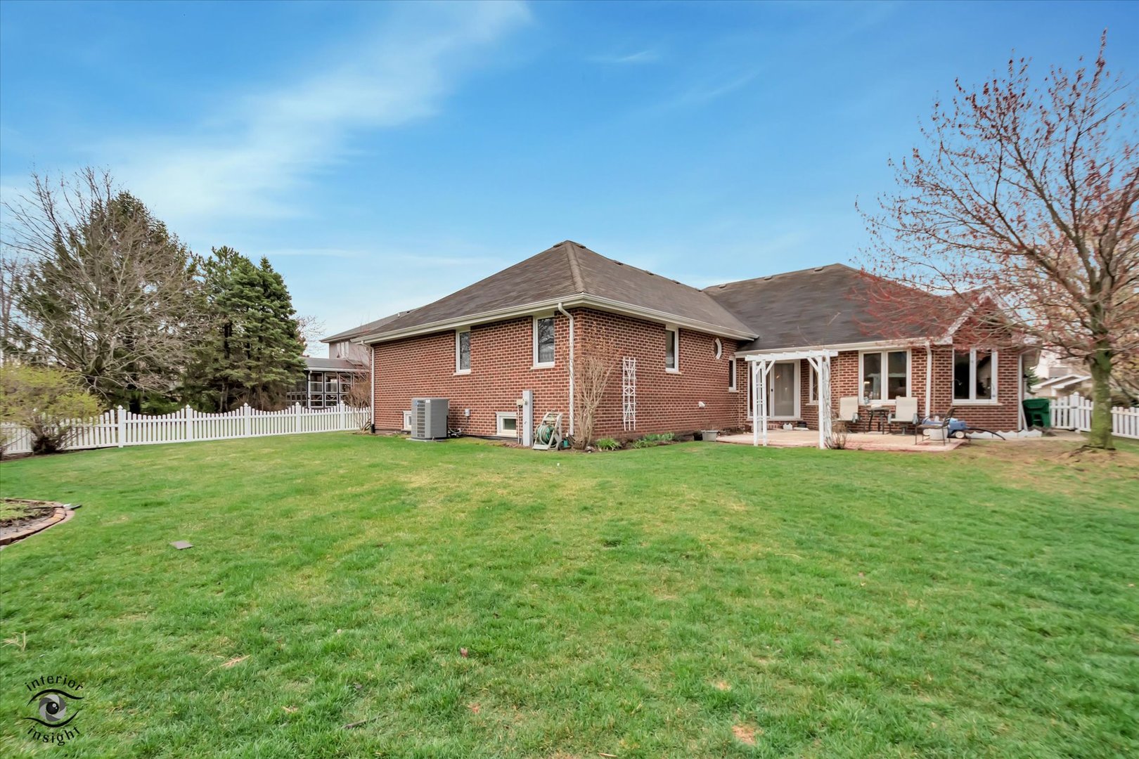 8200 Brookside Glen Drive, Tinley Park, IL 60487