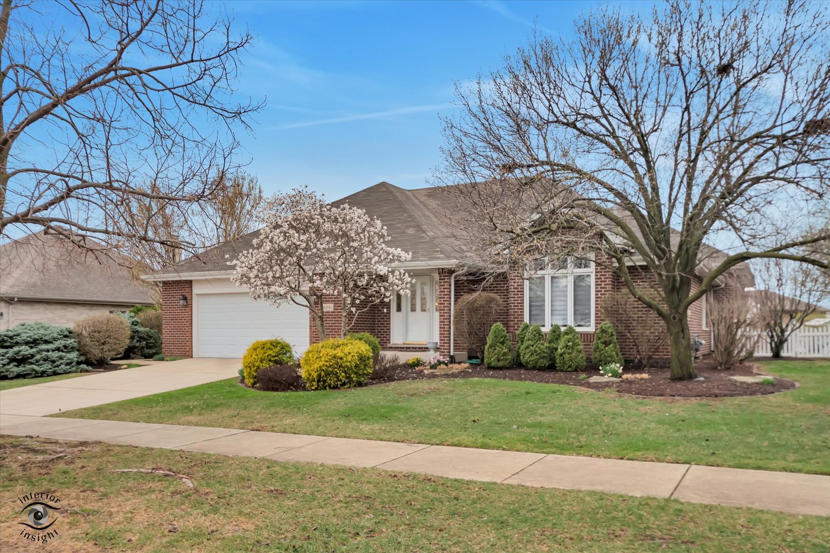 8200 Brookside Glen Drive, Tinley Park, IL 60487