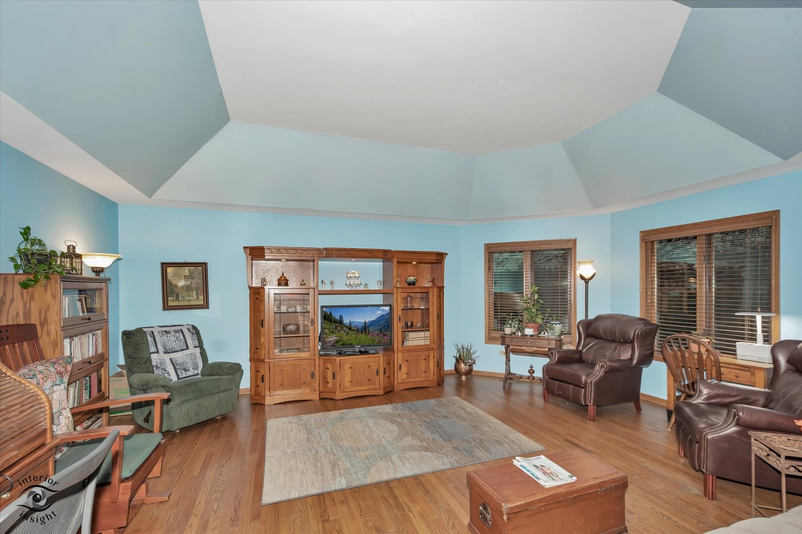 8200 Brookside Glen Drive, Tinley Park, IL 60487