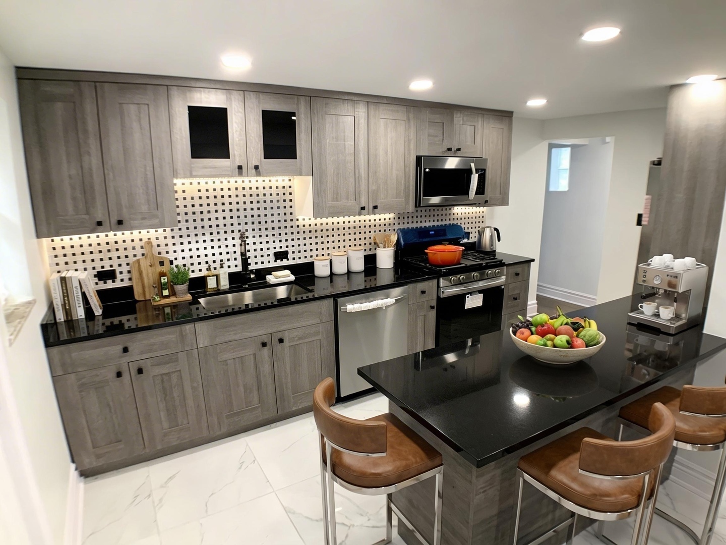 400 W 96th Street, Chicago, IL 60628