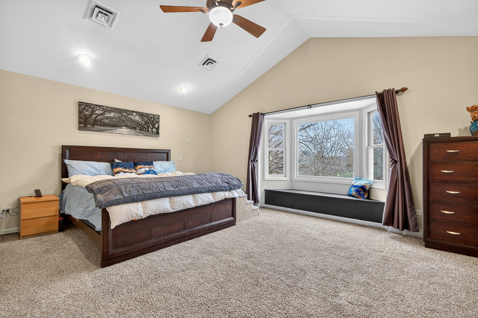 2970 Kingston Drive, Island Lake, IL 60042