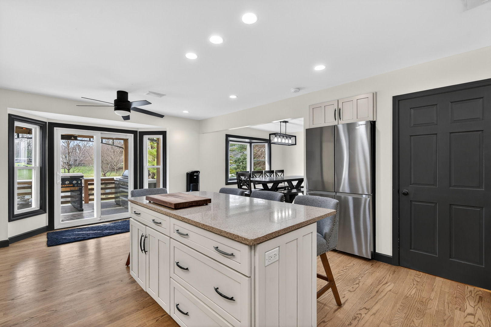 2970 Kingston Drive, Island Lake, IL 60042