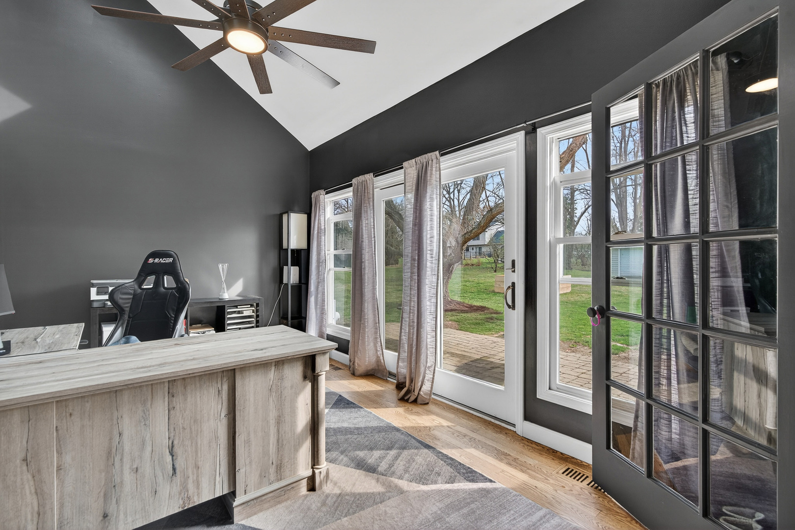 2970 Kingston Drive, Island Lake, IL 60042