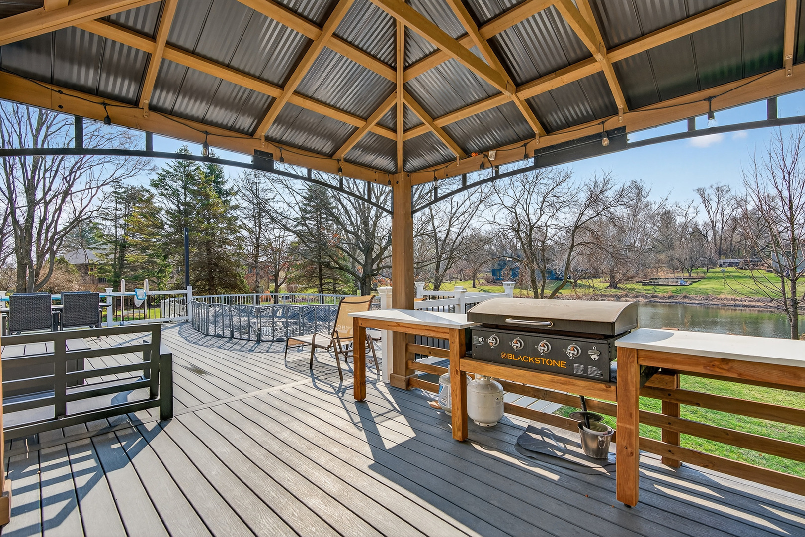 2970 Kingston Drive, Island Lake, IL 60042