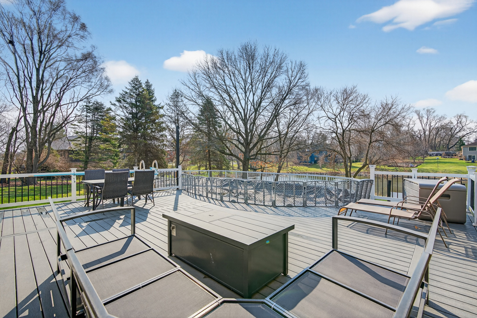 2970 Kingston Drive, Island Lake, IL 60042