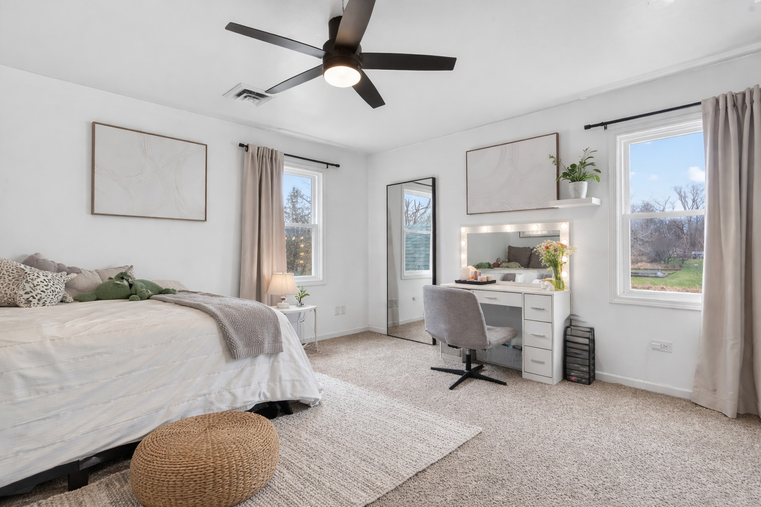 2970 Kingston Drive, Island Lake, IL 60042