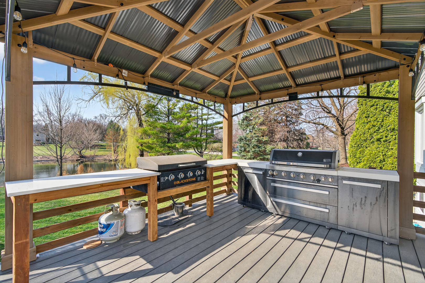 2970 Kingston Drive, Island Lake, IL 60042