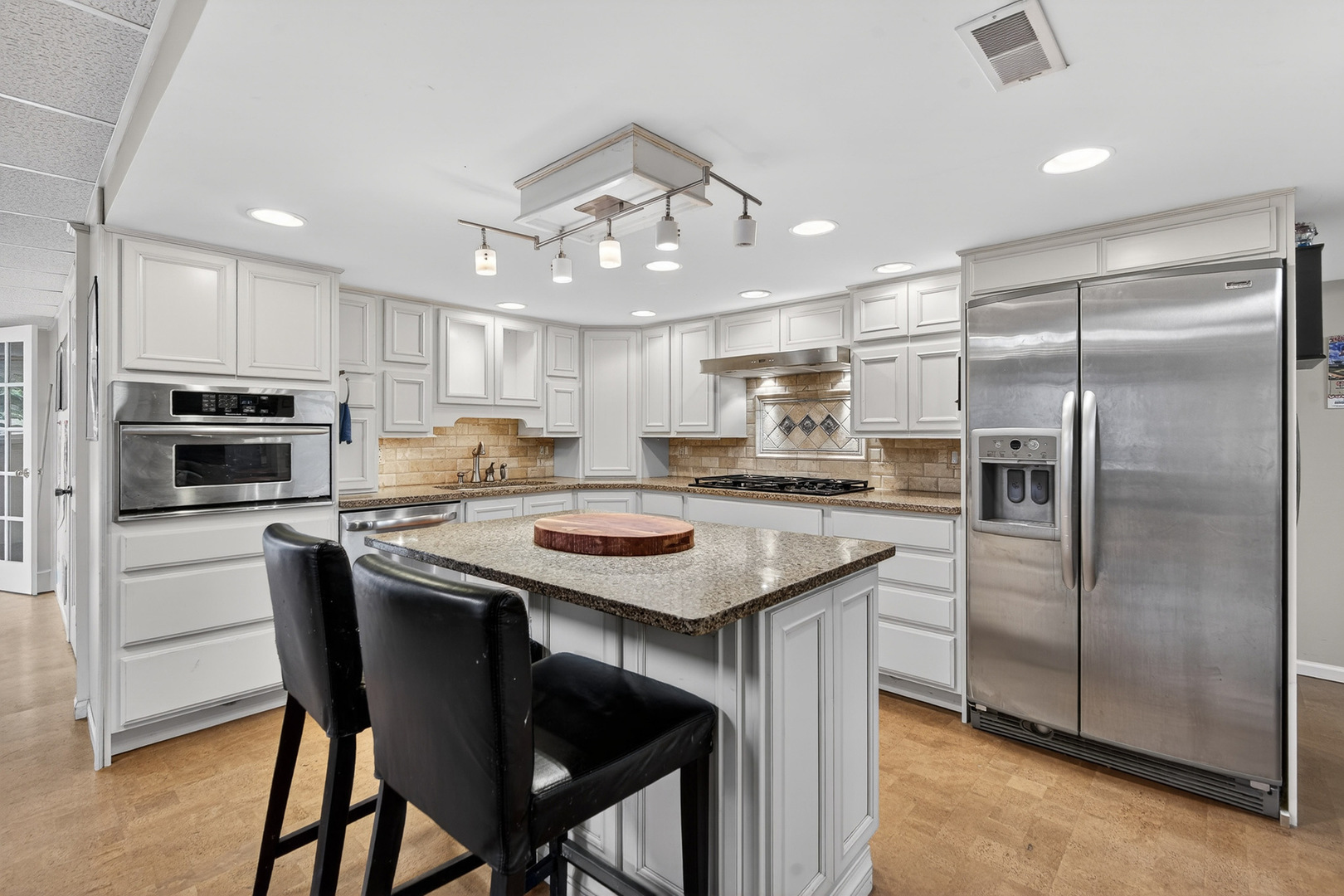 2970 Kingston Drive, Island Lake, IL 60042